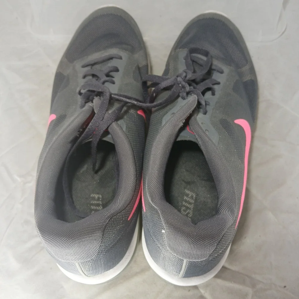 Nike Air Max Running Shoes Women's Size‎ 11 Gray Pink Athletic Sneakers